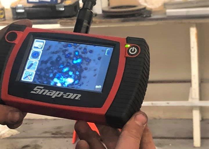 Reading fault codes with a Snap-on diagnostic scanner